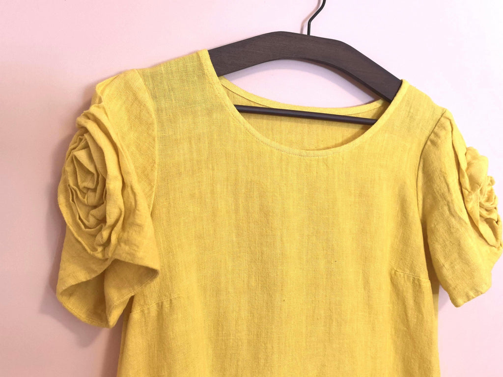 Gelbes Leinenkleid Midi handgemachtes minimalistisches Sommerkleid Damenbekleidung aus Naturfasern
